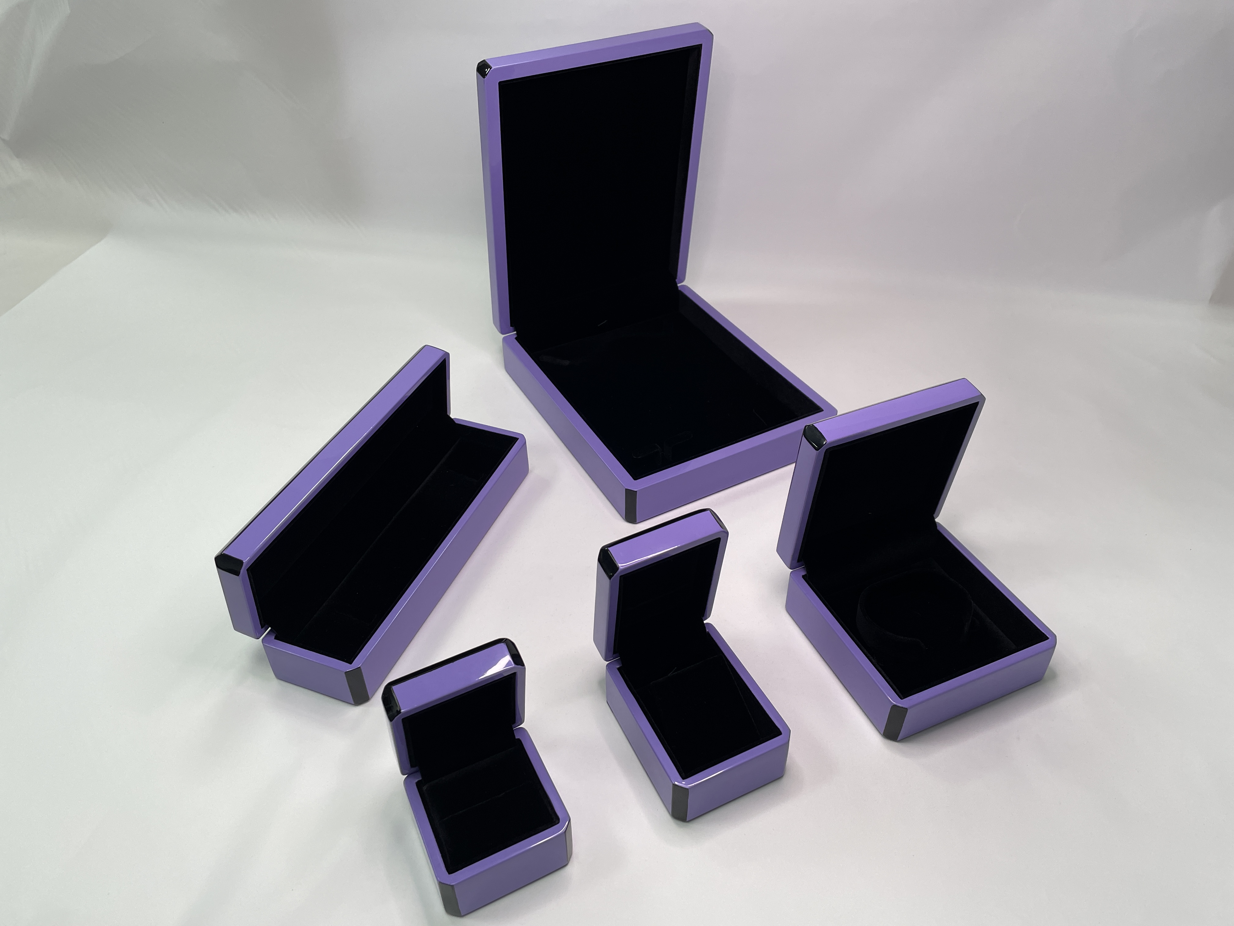 Spray-painted jewelry box